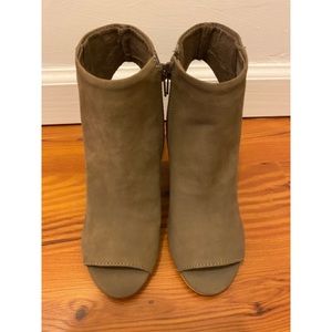 Steve Madden open toe round bootie